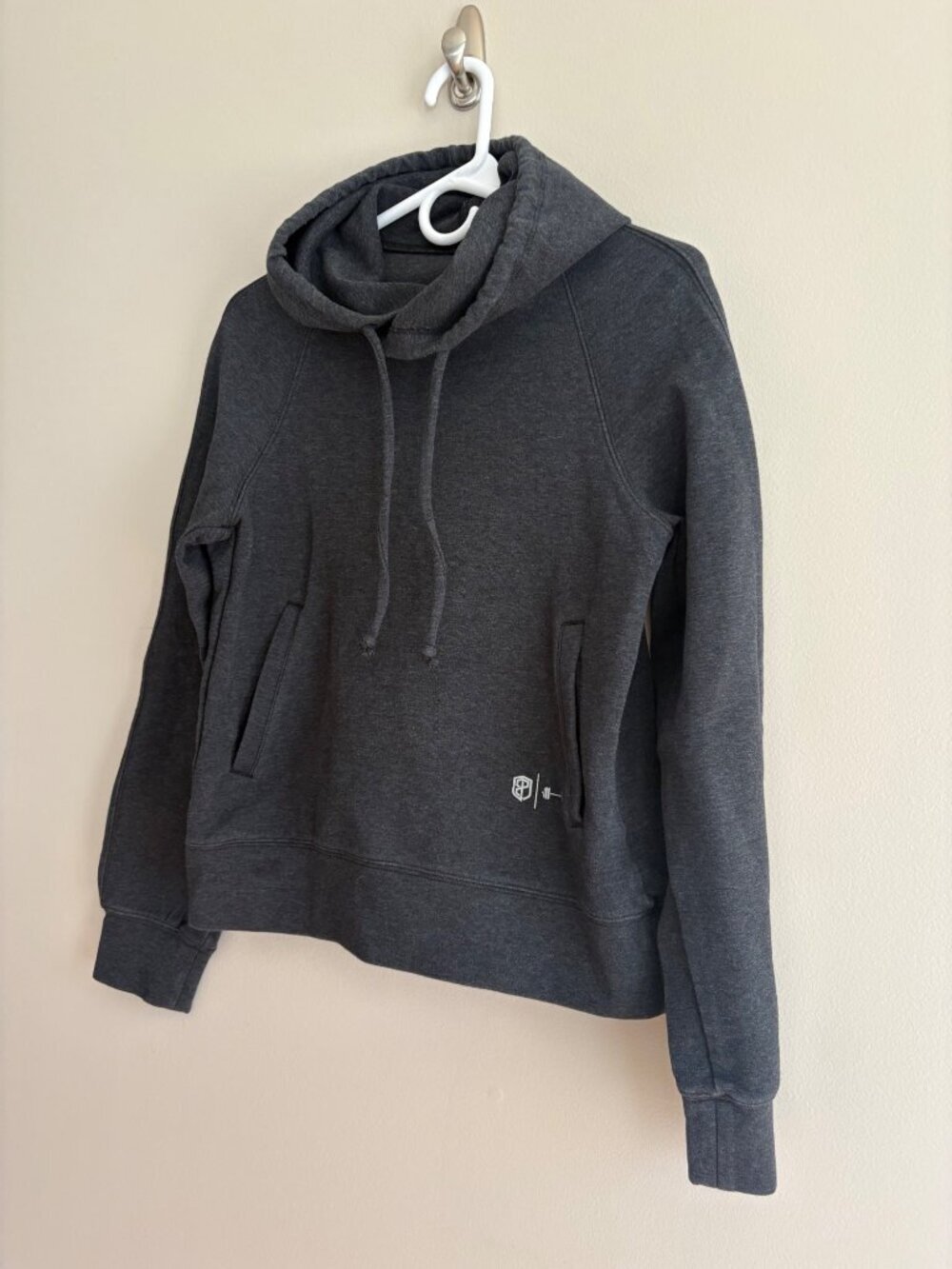 Born Primitive x Savage Barbell Hoodie Pullover Athletic Charcoal Gray Size M - Picture 3 of 8